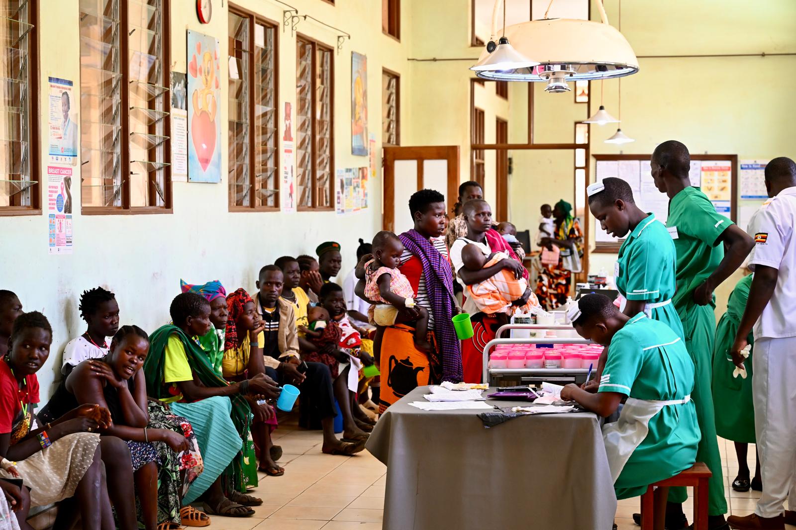 Nursing students practising from the wards
(childrens ward) Nursing students practising from the wards
(childrens ward)